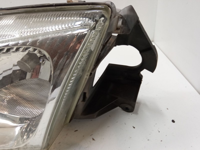 Recambio de faro izquierdo para nissan almera ii hatchback (n16) 2.2 di referencia OEM IAM 26060BN01A  