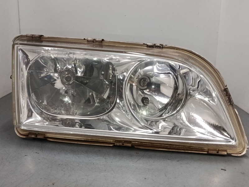 Recambio de faro derecho para volvo v40 station wagon (645) 1.8 i referencia OEM IAM 30899683  