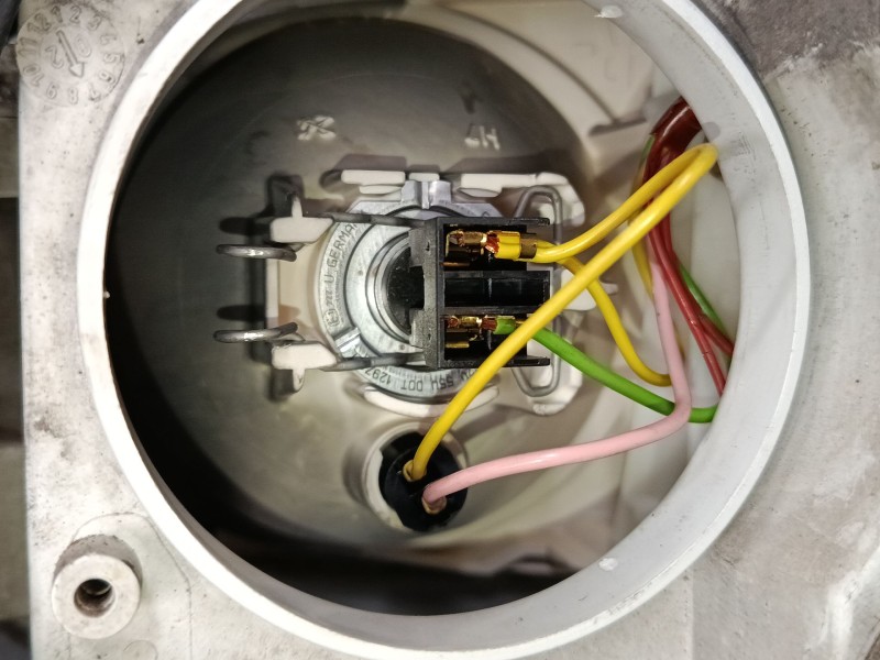 Recambio de faro derecho para volvo v40 station wagon (645) 1.8 i referencia OEM IAM 30899683  