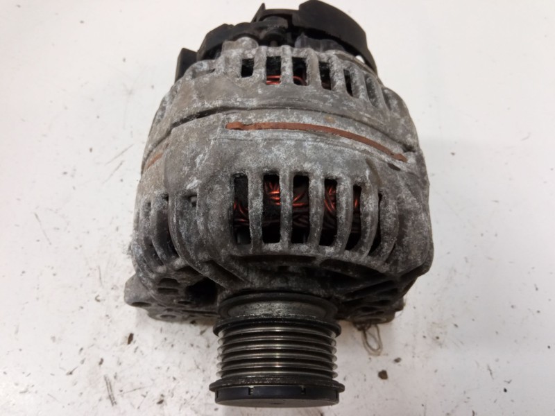 Recambio de alternador para seat leon (1p1) 1.9 tdi referencia OEM IAM 06F903023F  