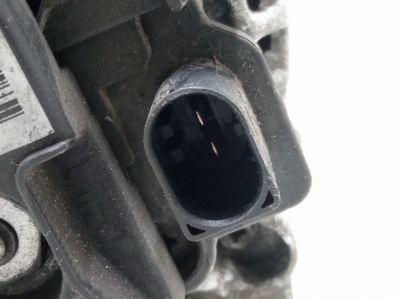 Recambio de alternador para seat leon (1p1) 1.9 tdi referencia OEM IAM 06F903023F  