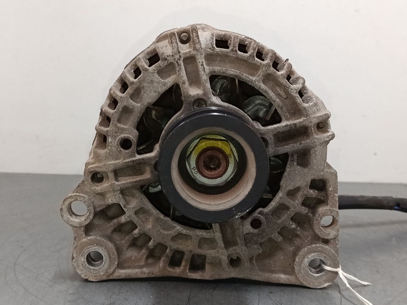 Recambio de alternador para volkswagen polo iv (9n_, 9a_) 1.4 16v referencia OEM IAM 037903025M  