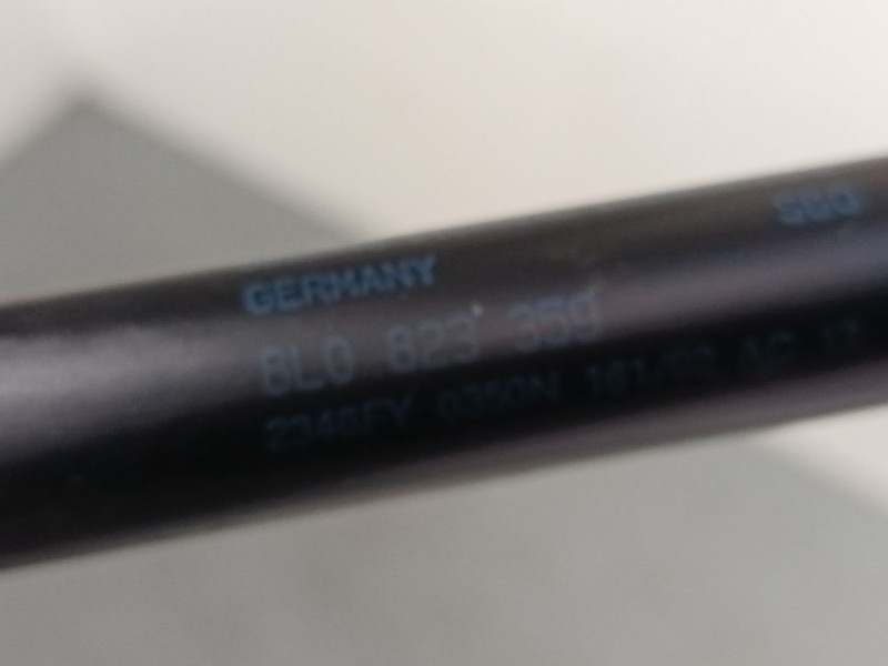 Recambio de amortiguadores capo para audi a3 (8l1) 1.9 tdi referencia OEM IAM 8L0823359  