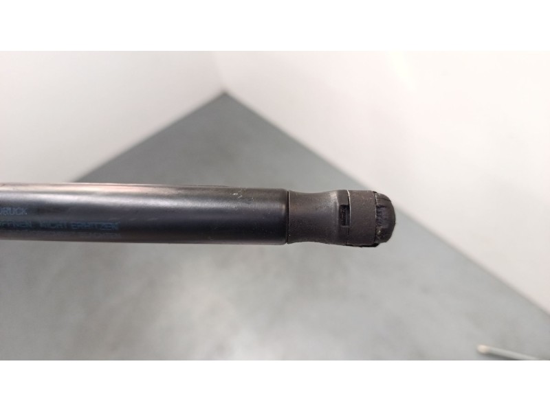 Recambio de amortiguadores capo para volkswagen new beetle descapotable (1y7) 2.0 referencia OEM IAM 270N  