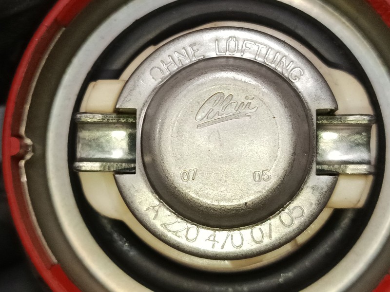 Recambio de tapon combustible para mercedes-benz clase c coupé (cl203) c 220 cdi (203.708) referencia OEM IAM A2204700705  