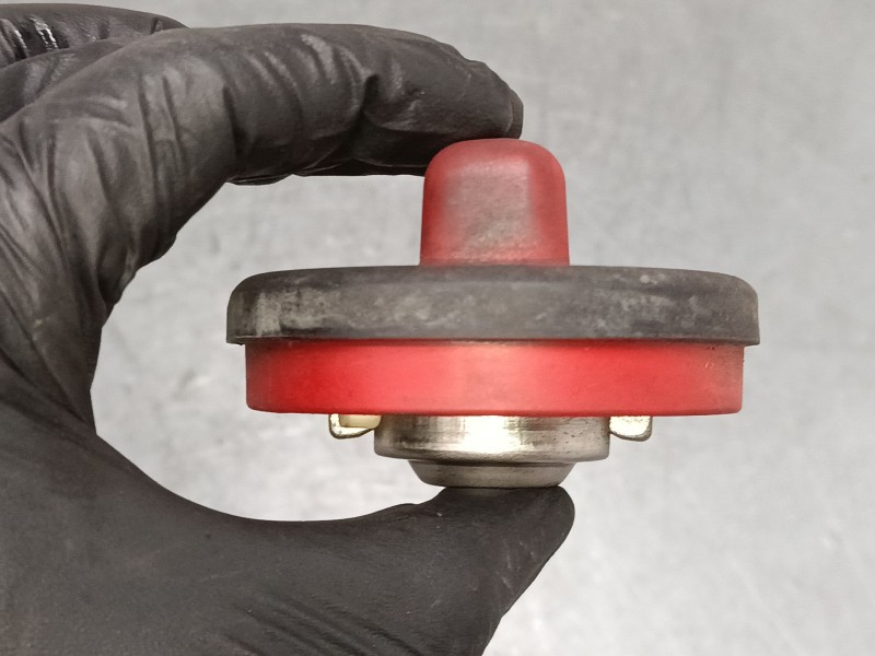 Recambio de tapon combustible para mercedes-benz clase c coupé (cl203) c 220 cdi (203.708) referencia OEM IAM A2204700705  