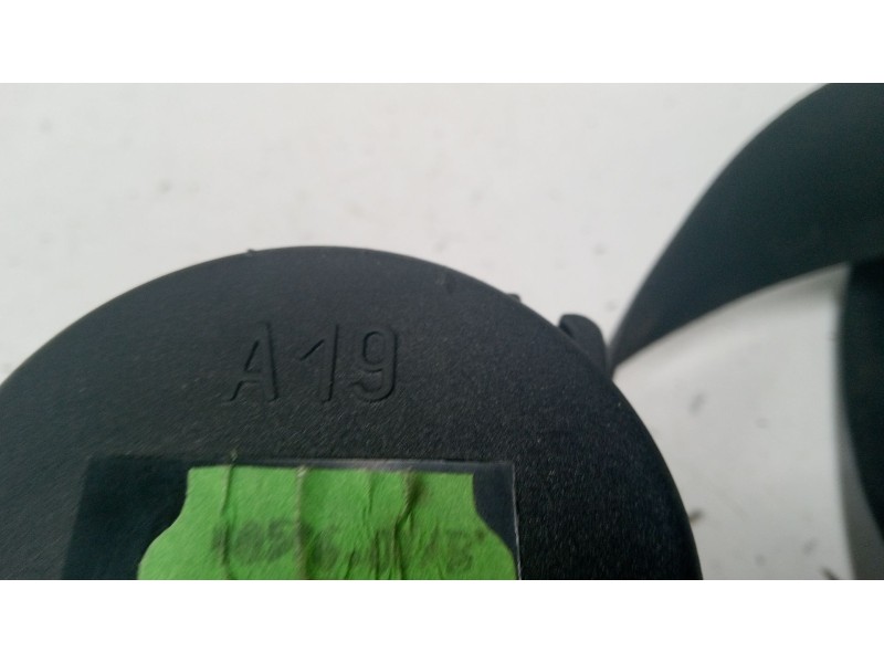 Recambio de cinturon seguridad trasero derecho para citroën saxo (s0, s1) 1.5 d referencia OEM IAM 9272075  
