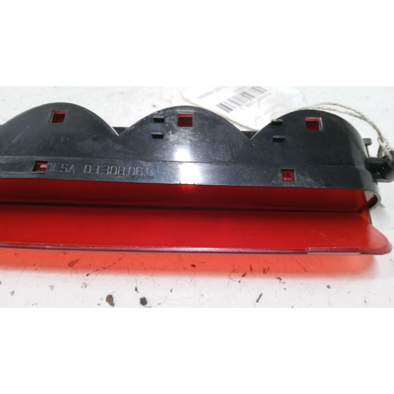 Recambio de luz central de freno para fiat punto (188_) 1.9 jtd 80 (188.237, .257, .337, .357) referencia OEM IAM 03308060  