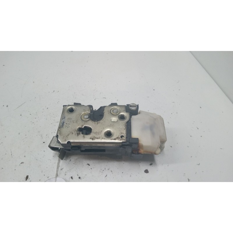 Recambio de cerradura puerta trasera izquierda para fiat punto (188_) 1.9 jtd 80 (188.237, .257, .337, .357) referencia OEM IAM 