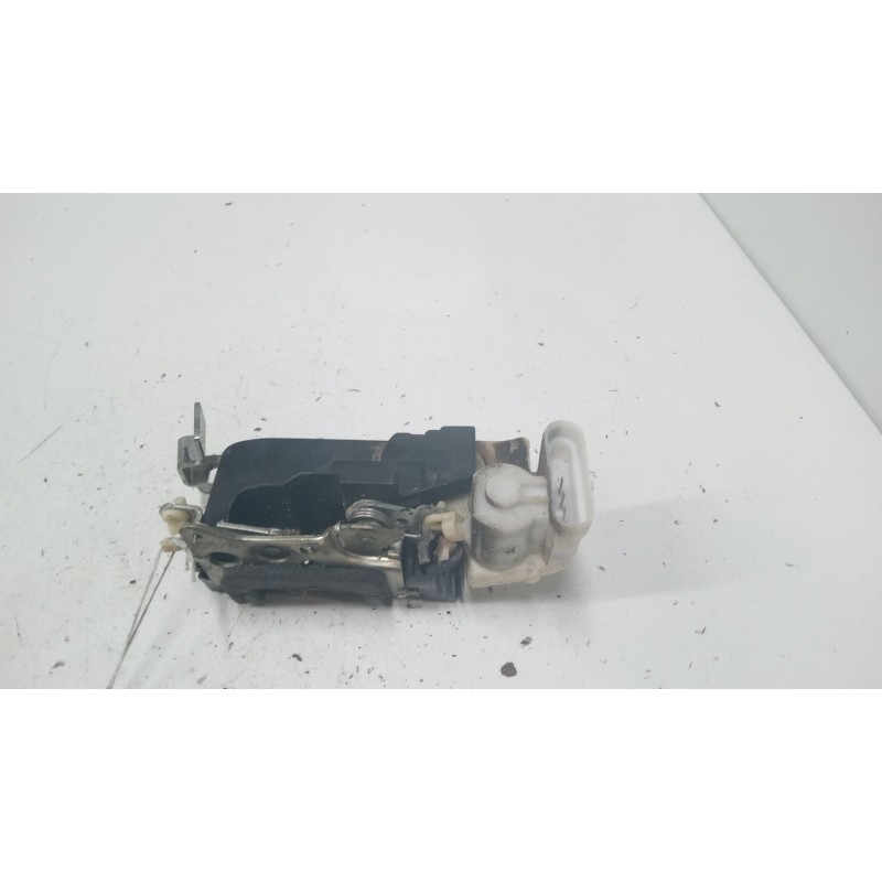 Recambio de cerradura puerta trasera izquierda para fiat punto (188_) 1.9 jtd 80 (188.237, .257, .337, .357) referencia OEM IAM 