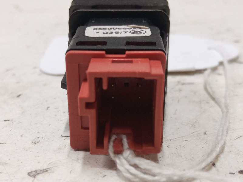 Recambio de boton apertura/cierre deposito para citroën c4 grand picasso i (ua_) 2.0 hdi 138 referencia OEM IAM   