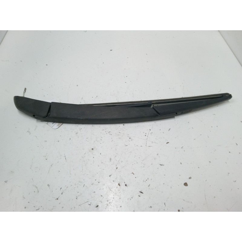Recambio de brazo limpia trasero para renault clio ii (bb_, cb_) 1.6 (b/cb0d, bb00) referencia OEM IAM   