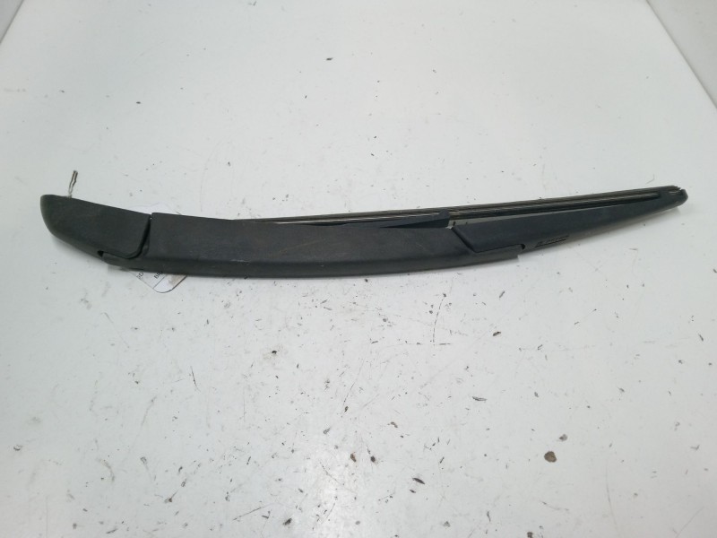 Recambio de brazo limpia trasero para renault clio ii (bb_, cb_) 1.6 (b/cb0d, bb00) referencia OEM IAM   