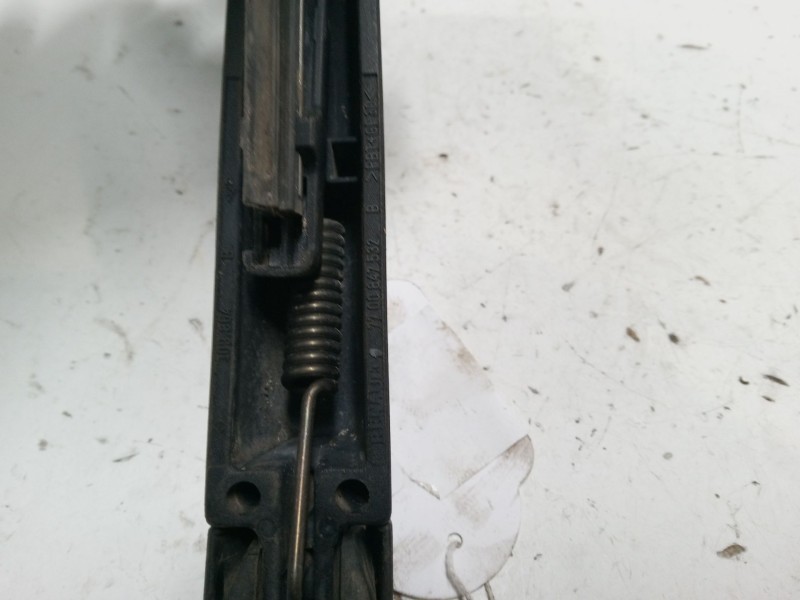 Recambio de brazo limpia trasero para renault clio ii (bb_, cb_) 1.6 (b/cb0d, bb00) referencia OEM IAM   