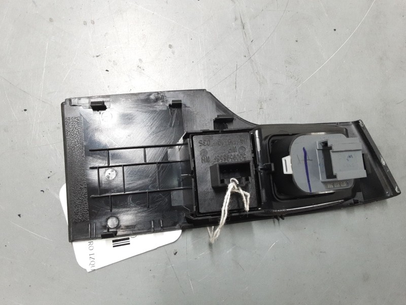 Recambio de mando elevalunas delantero izquierdo para seat ibiza v (kj1, kjg) 1.0 mpi referencia OEM IAM  6F0959566 