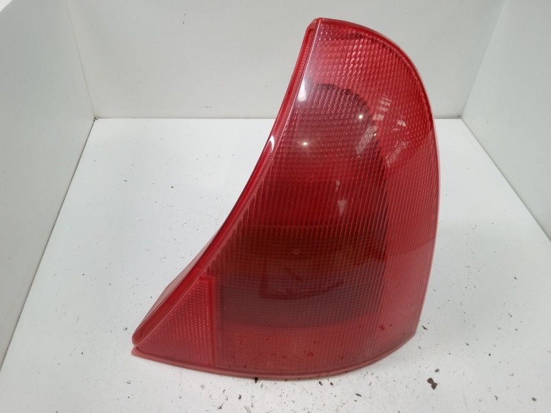 Recambio de piloto trasero derecho para renault clio ii (bb_, cb_) 1.2 (bb0a, bb0f, bb10, bb1k, bb28, bb2d, bb2h, cb0a,... refer