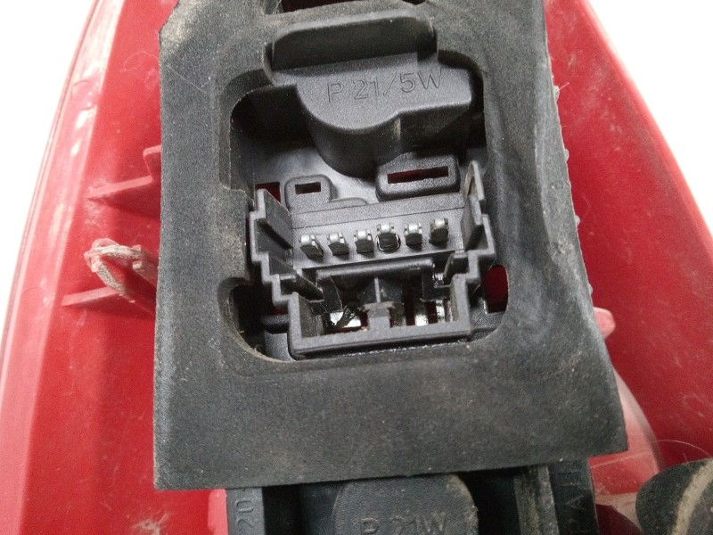 Recambio de piloto trasero derecho para renault clio ii (bb_, cb_) 1.2 (bb0a, bb0f, bb10, bb1k, bb28, bb2d, bb2h, cb0a,... refer