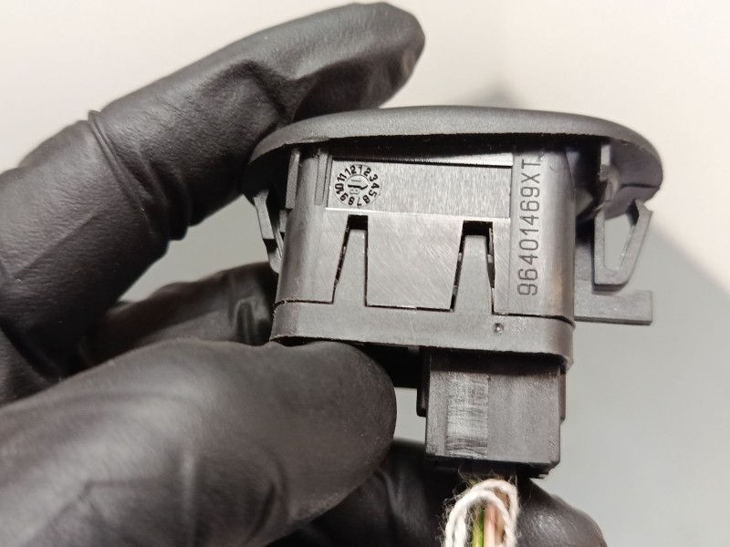 Recambio de mando elevalunas delantero derecho para citroën c2 (jm_) 1.4 hdi referencia OEM IAM 96401469XT  