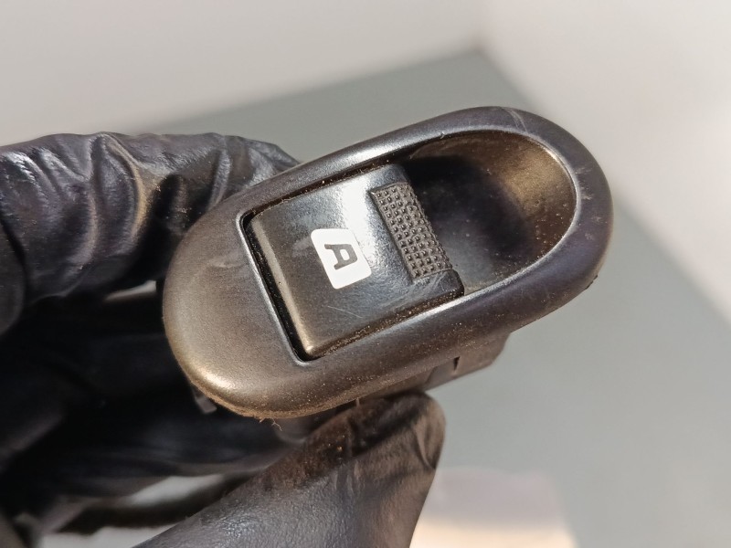 Recambio de mando elevalunas delantero izquierdo para citroën c2 (jm_) 1.4 hdi referencia OEM IAM 96401469XT  