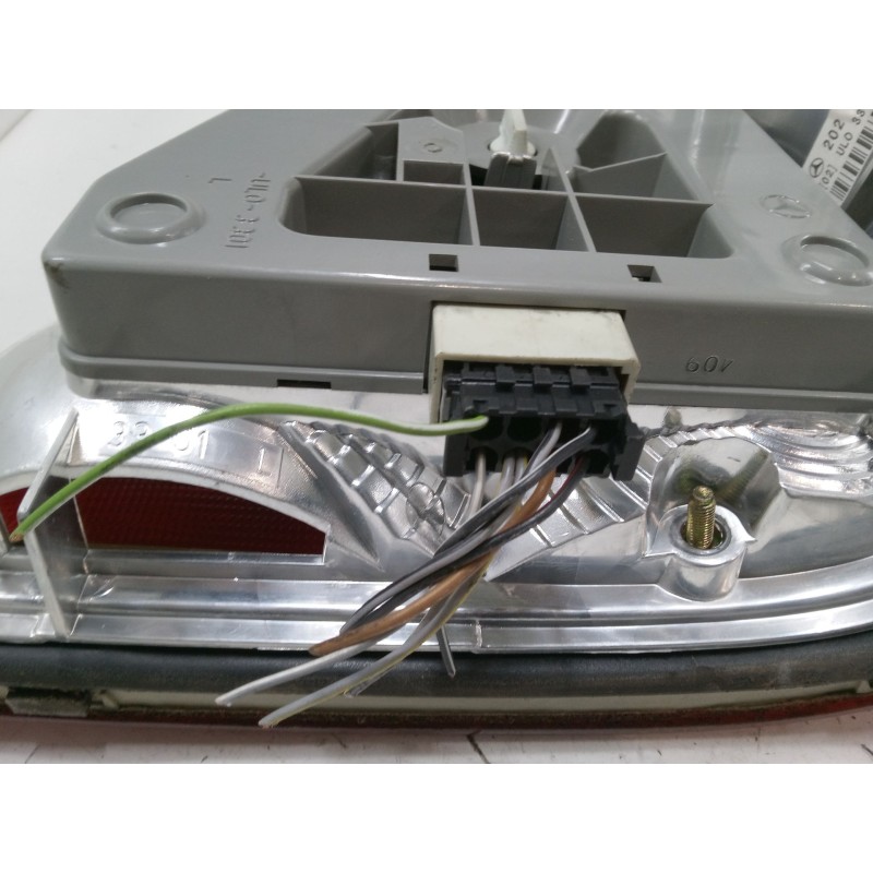 Recambio de piloto trasero izquierdo para mercedes-benz clase c (w202) c 240 (202.026) referencia OEM IAM 2028203564L  