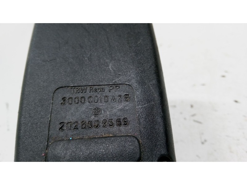 Recambio de anclaje cinturon trasero derecho para mercedes-benz clase c (w202) c 240 (202.026) referencia OEM IAM 2028609569  