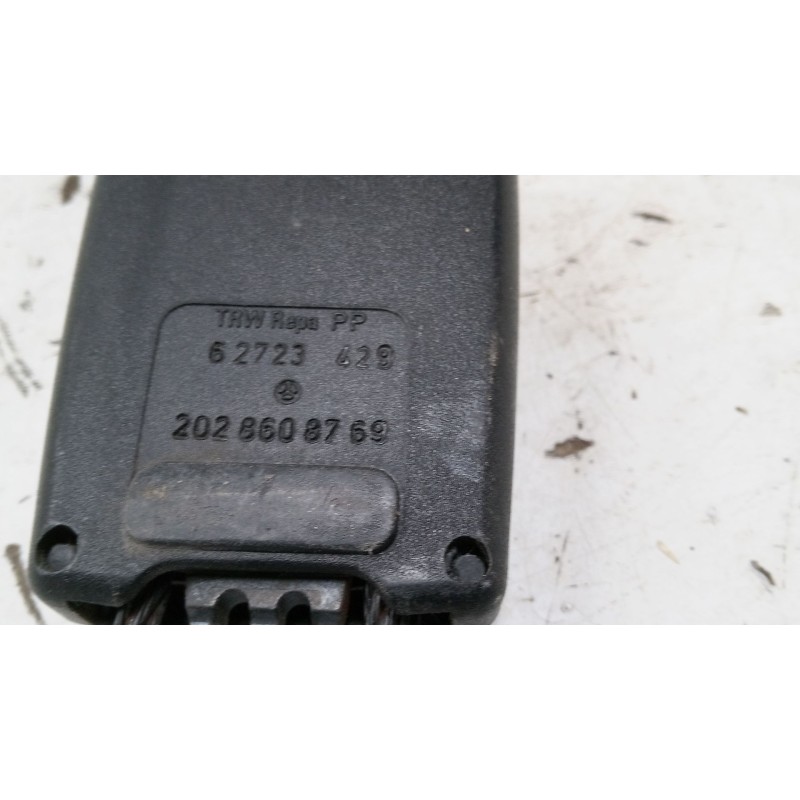 Recambio de anclaje cinturon delantero izquierdo para mercedes-benz clase c (w202) c 240 (202.026) referencia OEM IAM 2028608769