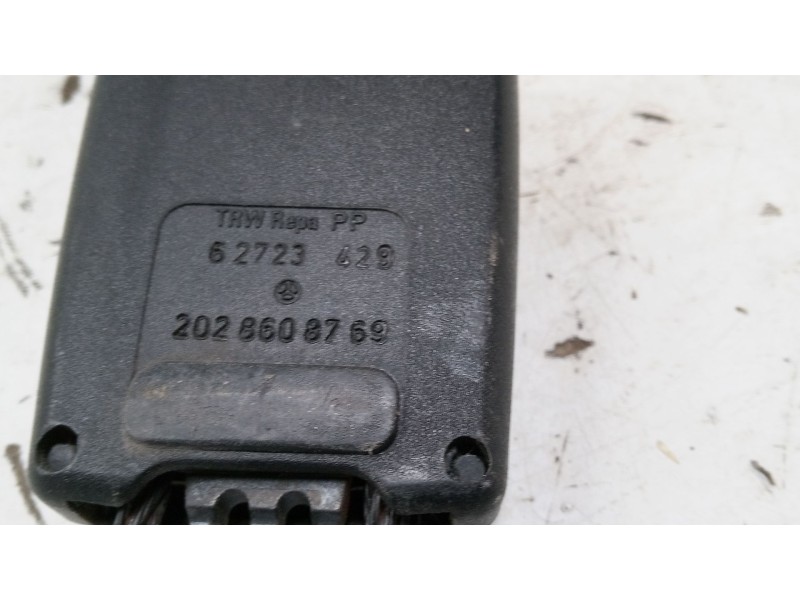 Recambio de anclaje cinturon delantero izquierdo para mercedes-benz clase c (w202) c 240 (202.026) referencia OEM IAM 2028608769
