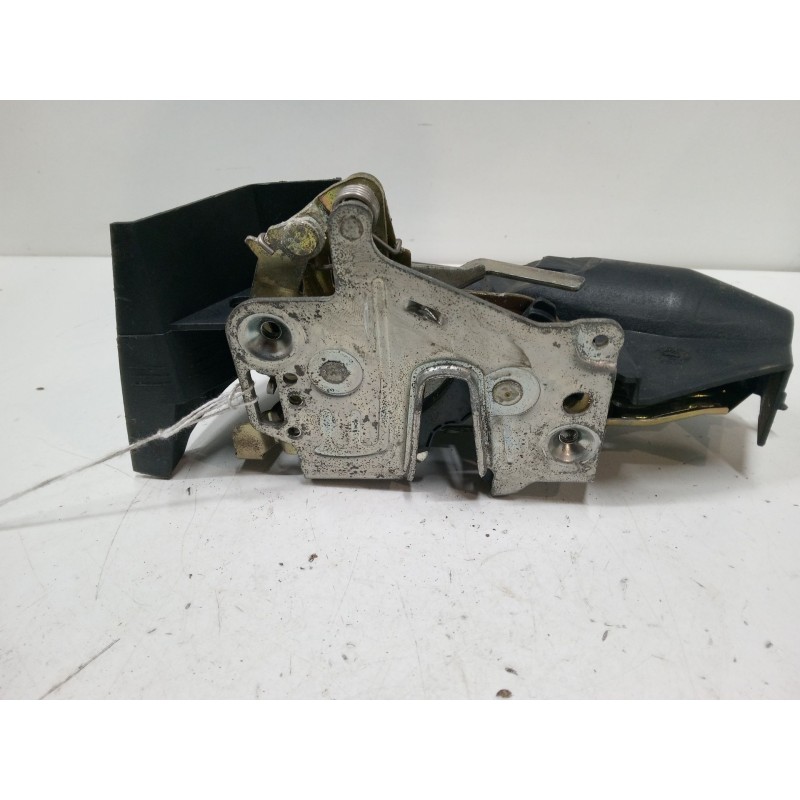 Recambio de cerradura puerta trasera derecha para mercedes-benz clase c (w202) c 240 (202.026) referencia OEM IAM 2027330408  