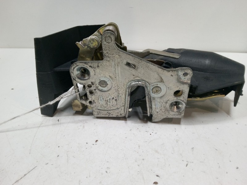 Recambio de cerradura puerta trasera derecha para mercedes-benz clase c (w202) c 240 (202.026) referencia OEM IAM 2027330408  