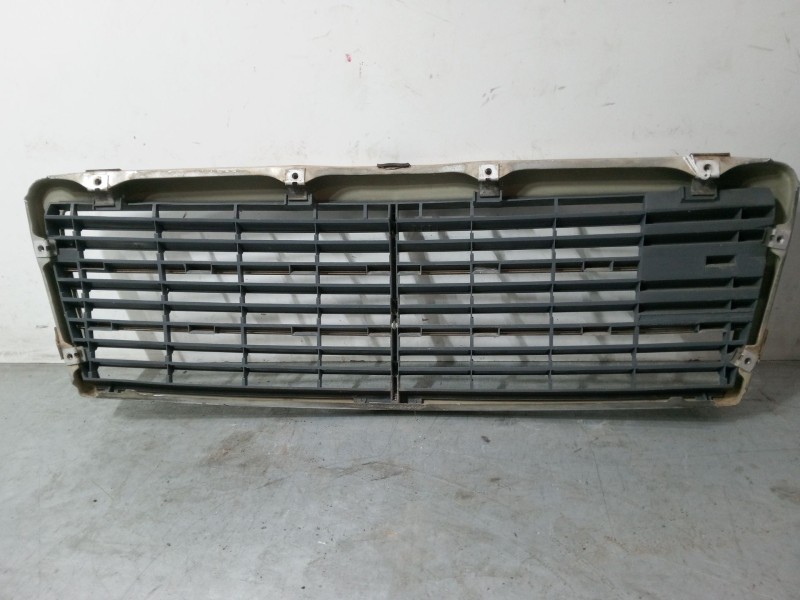 Recambio de rejillas capo para mercedes-benz clase c (w202) c 240 (202.026) referencia OEM IAM   