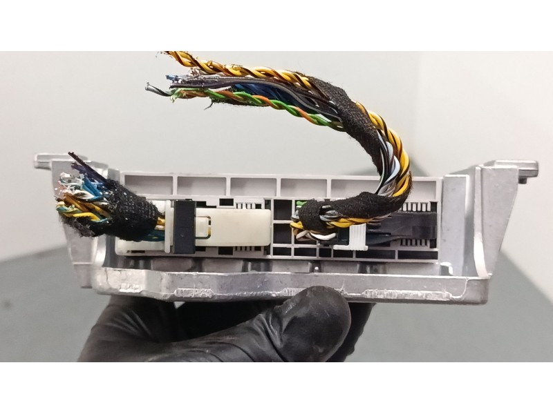 Recambio de centralita airbag para bmw 3 (e90) 320 d referencia OEM IAM 31696460701T  