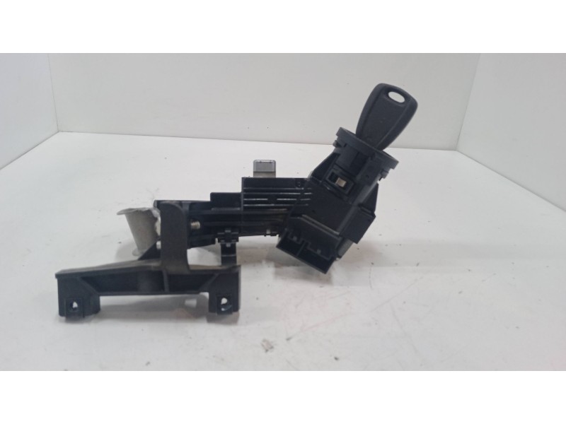 Recambio de clausor para peugeot bipper tepee 1.4 hdi referencia OEM IAM   