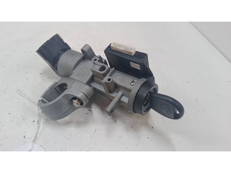 Recambio de clausor para chevrolet kalos (klas) sh2/352 referencia OEM IAM   