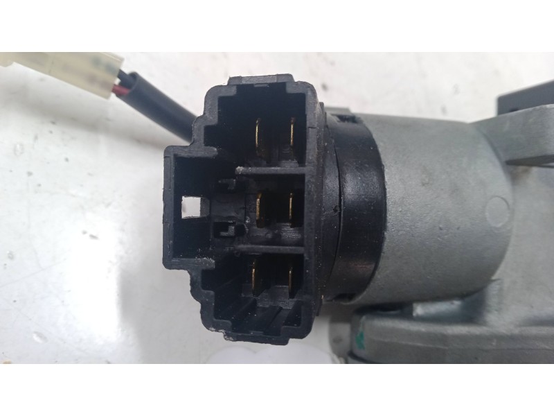 Recambio de clausor para chevrolet kalos (klas) sh2/352 referencia OEM IAM   