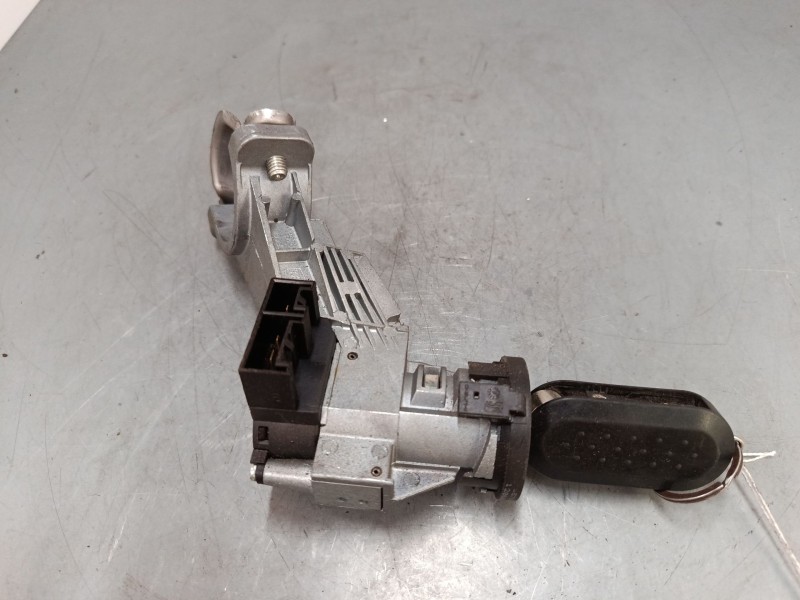 Recambio de clausor para iveco daily v furgoneta 29s13, 29l13, 35c13, 35s13, 40c13, 40s13 referencia OEM IAM   