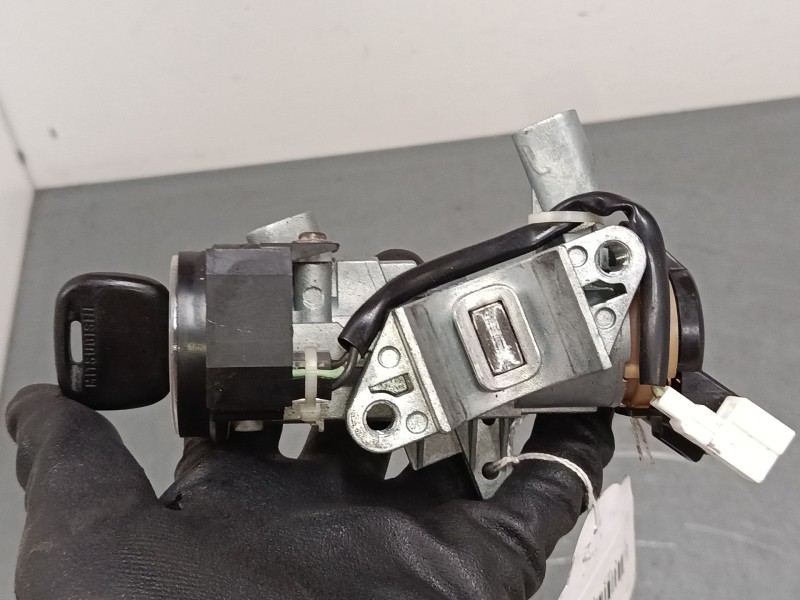 Recambio de clausor para mitsubishi colt v (cj_, cp_) 1300 gl,glx (cj1a) referencia OEM IAM   