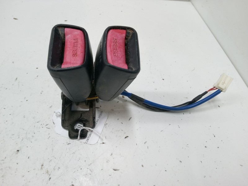 Recambio de anclaje cinturon trasero izquierdo para hyundai i30 (fd) 1.4 referencia OEM IAM   