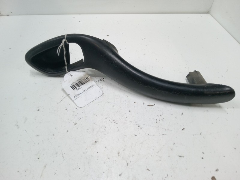 Recambio de asidero del derecho para seat leon (1m1) 1.6 referencia OEM IAM   