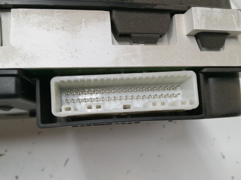 Recambio de cuadro instrumentos para toyota corolla (_e12_) 2.0 d-4d (cde120r_, cde120l_) referencia OEM IAM   