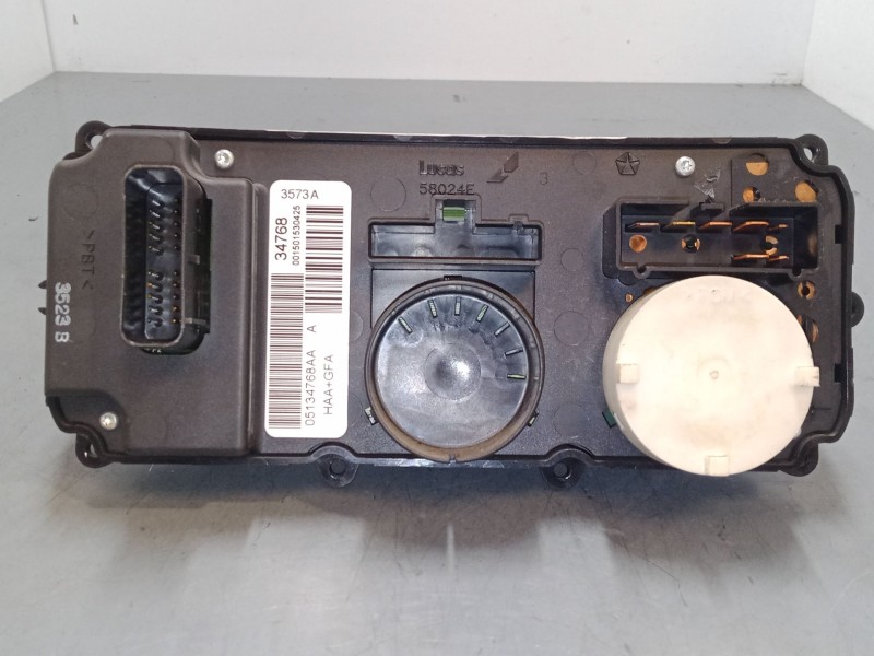 Recambio de mando calefaccion / a/a para chrysler voyager iv (rg, rs) 2.5 crd referencia OEM IAM 05134768AA  