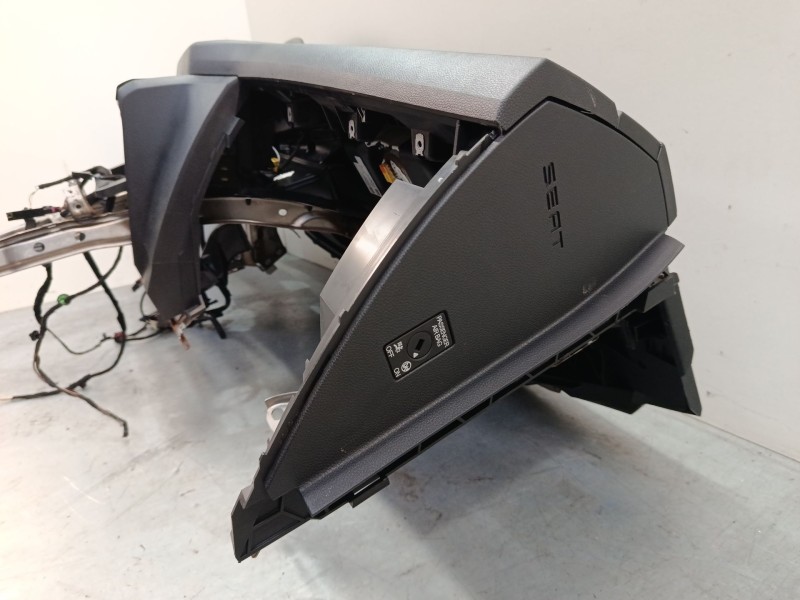 Recambio de salpicadero para seat ibiza v (kj1, kjg) 1.0 mpi referencia OEM IAM 6F1857003AF  