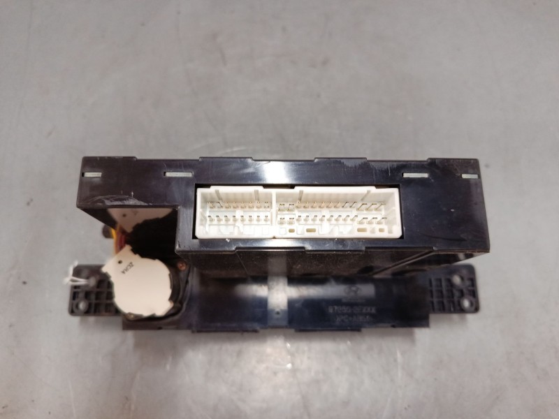 Recambio de mando climatizador para hyundai tucson (jm) 2.0 crdi a las 4 ruedas referencia OEM IAM 972502EXXX  