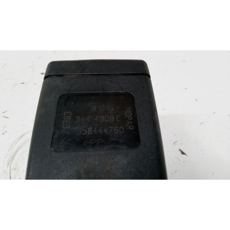 Recambio de anclaje cinturon trasero izquierdo para jeep renegade suv (bu, b1, bv) 1.6 crd referencia OEM IAM   