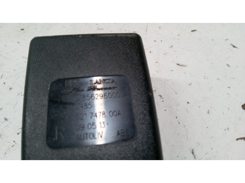 Recambio de anclaje cinturon delantero derecho para fiat punto (199_) 1.3 d multijet referencia OEM IAM   