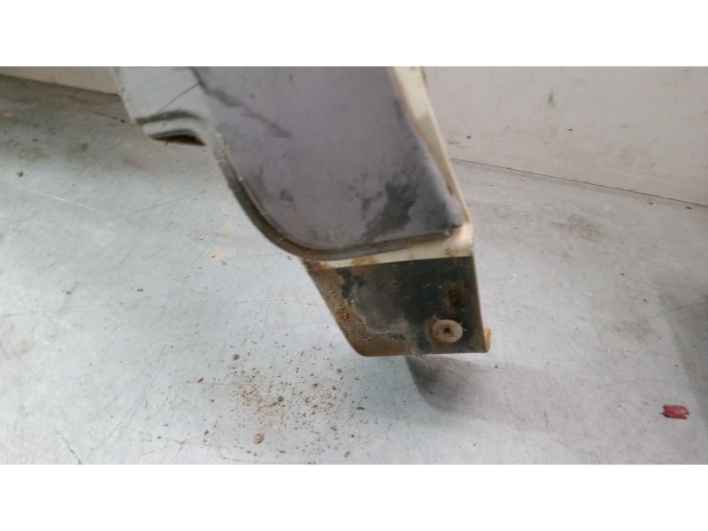 Recambio de aleta delantera derecha para nissan terrano ii (r20) 2.7 tdi 4wd referencia OEM IAM   