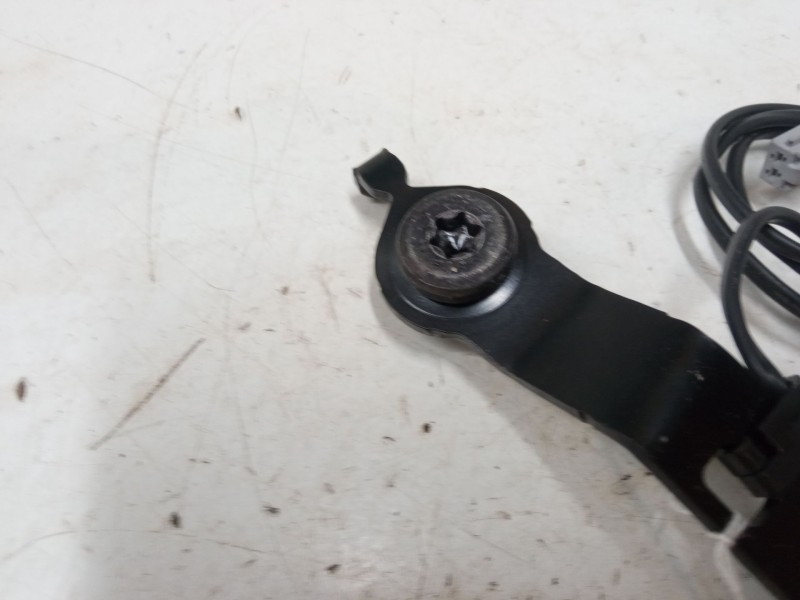 Recambio de anclaje cinturon delantero izquierdo para fiat punto (199_) 1.3 d multijet referencia OEM IAM   