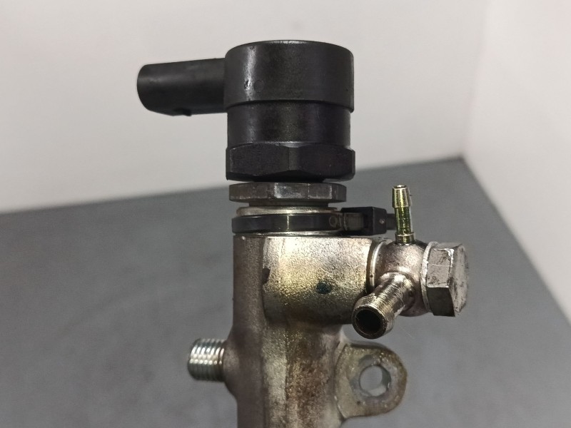 Recambio de rampa inyectora para mercedes-benz clase c coupé (cl203) c 220 cdi (203.708) referencia OEM IAM A6460700295 04452140