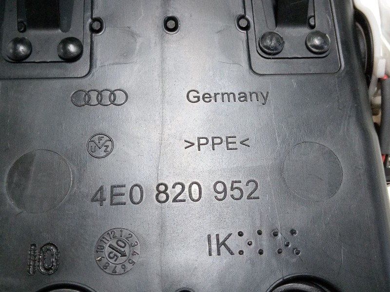 Recambio de aireador central derecho para audi a8 d3 (4e2, 4e8) 3.0 tdi quattro referencia OEM IAM 4E0820952  