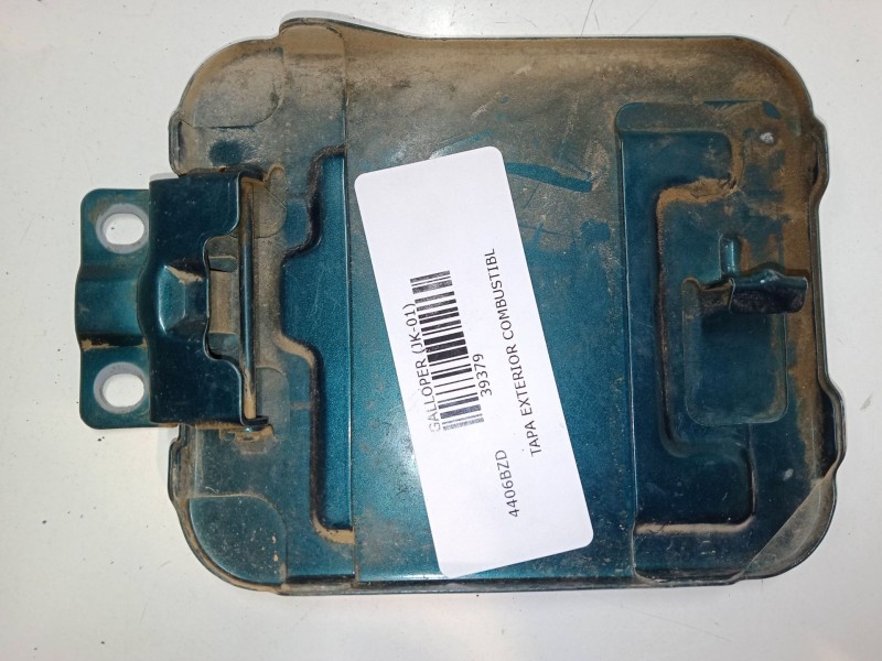 Recambio de tapa exterior combustible para mitsubishi galloper (jk-01) 2.5 td referencia OEM IAM    Recambio de tapa exterior combustible para mitsubishi galloper (jk-01) 2.5 td referencia OEM IAM