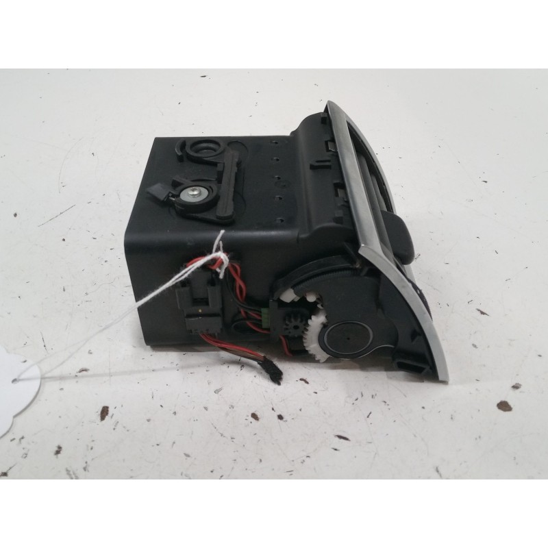 Recambio de aireador central izquierdo para audi a8 d3 (4e2, 4e8) 3.0 tdi quattro referencia OEM IAM 4E0820951  